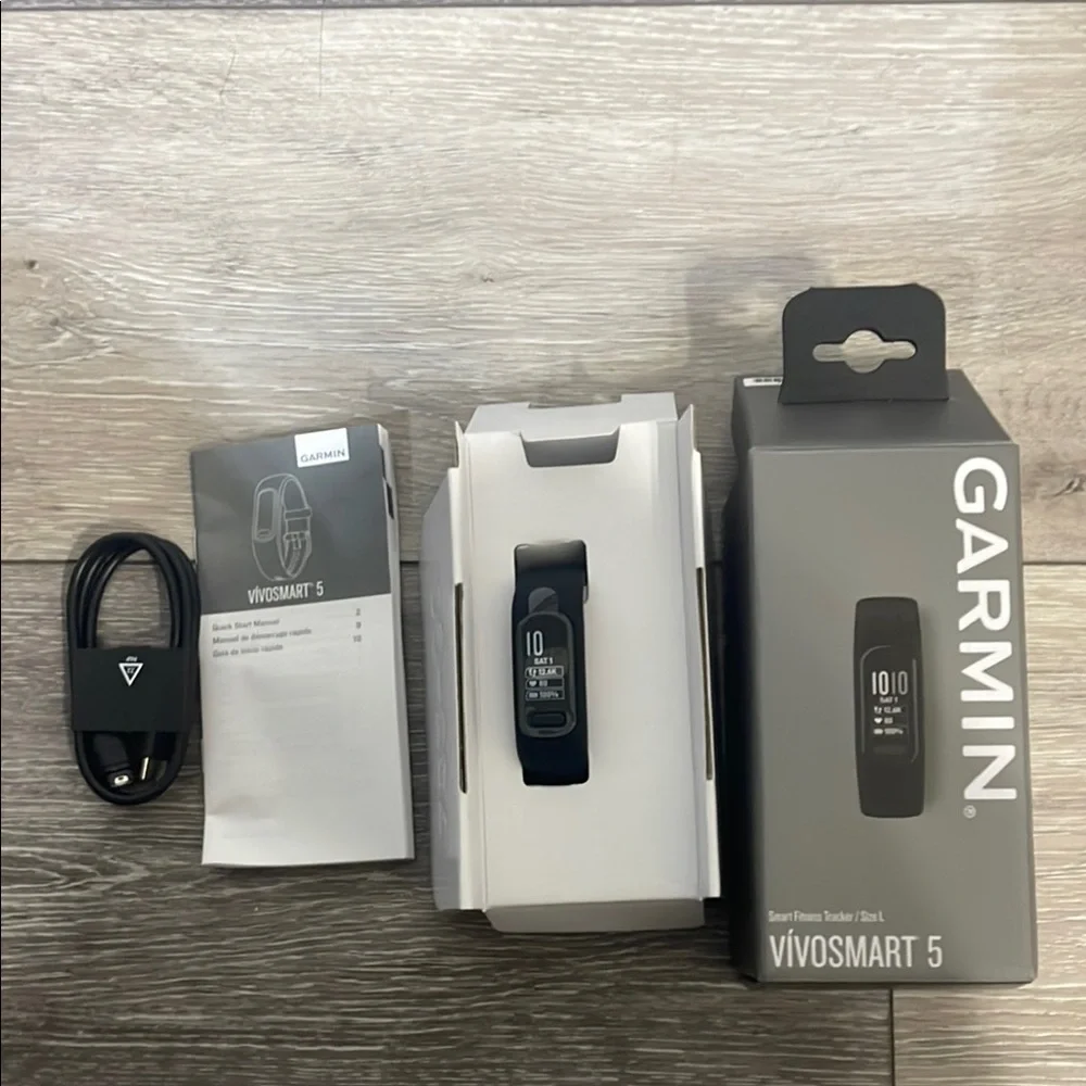 Garmin Vivosmart 5 Black Smartwatch - Picture 1 of 3